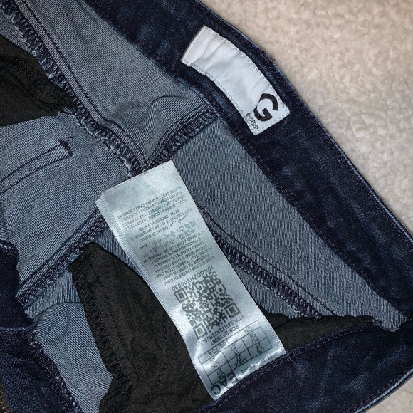 Stylish Distressed Dark Blue Jeans for Women - Picture 5 of 5